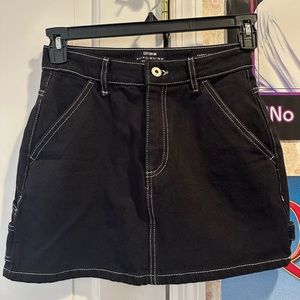 Cotton on black denim skirt, mini skirt never worn, size 4